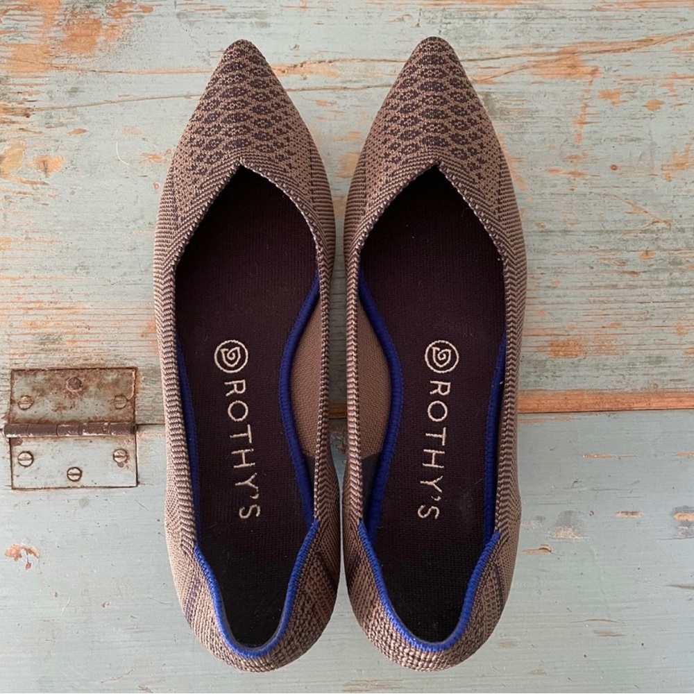 Rothy’s Rare Retired Walnut Python Print Point Flat- size 9